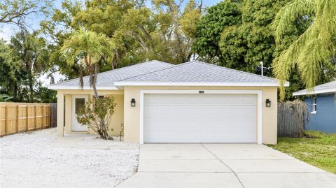 Photo of 1016 26th Street W, Bradenton, FL 34205 (MLS # A4684829)
