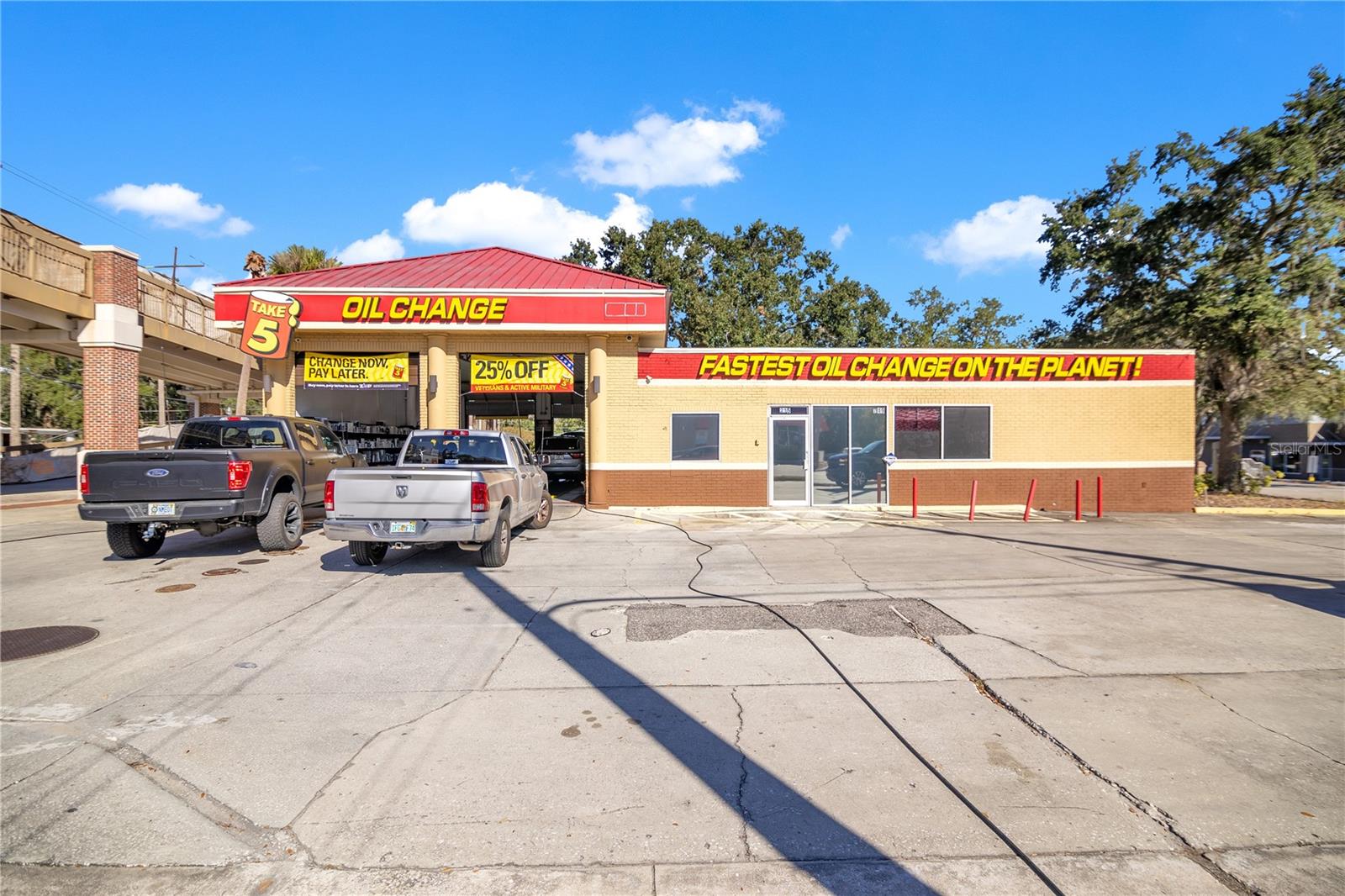 Exceptional commercial property located at 215 East Main Street, Apopka, Florida, right on the bustling Highway 441! This two-bay oil change shop with office space offers an outstanding investment opportunity in one of Central Florida’s fastest-growing markets.
Positioned directly on Main Street, this property boasts maximum visibility, high traffic counts, and unmatched accessibility, making it a prime location for automotive services, service-based businesses, or entrepreneurial ventures. The Apopka area is a hub of economic growth, offering a thriving and investor-friendly environment that supports business success.
Key highlights include the property’s Main Street frontage, making it highly recognizable, and its proximity to Apopka’s vibrant business and residential communities, which drive consistent customer flow.
Key Features:
• Prime location on Main Street/Highway 441
• High visibility with heavy daily traffic
• Functional two-bay oil change shop with office space
• Located in Apopka, a thriving, investor-friendly area with significant growth potential
Whether you’re looking to expand your business, start a new venture, or invest in a high-demand location, this property delivers on all fronts. Don’t miss this opportunity to own a piece of Apopka’s highly sought-after commercial real estate! Schedule your showing today.