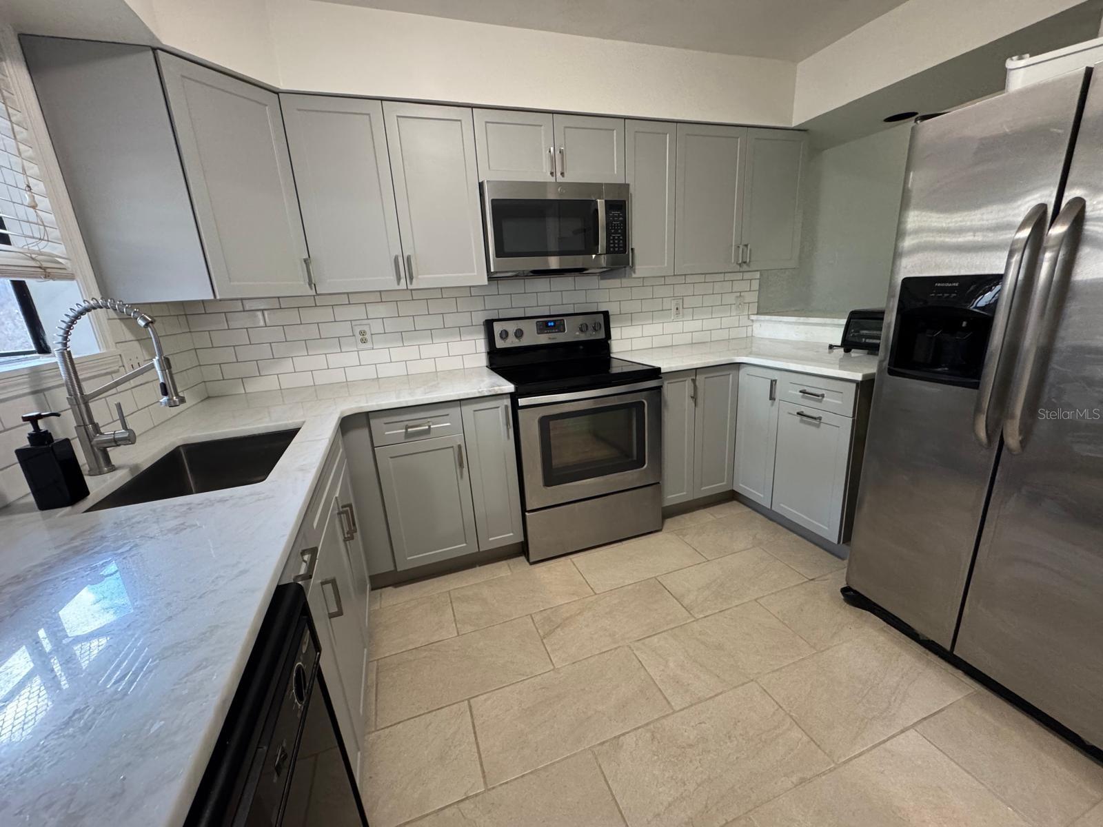940 DOUGLAS AVENUE 218