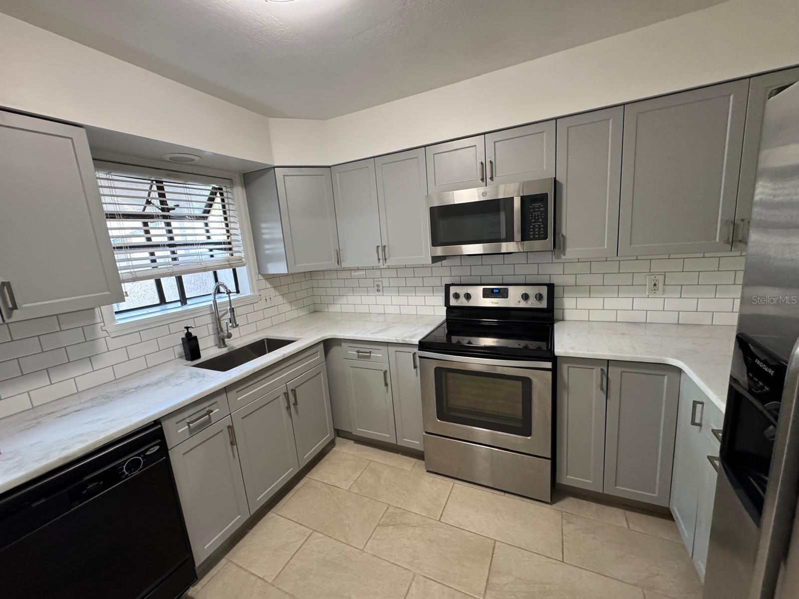 940 DOUGLAS AVENUE 218