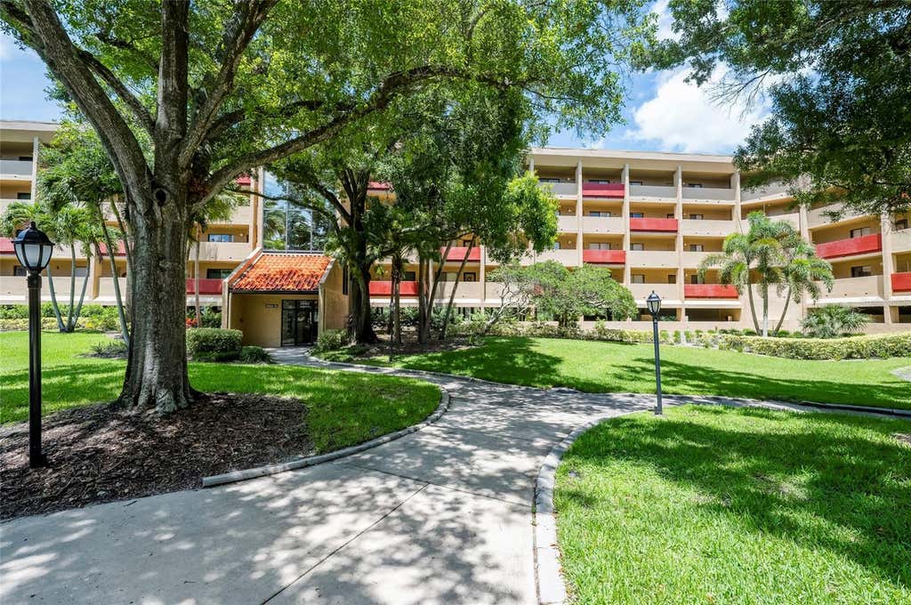 Photo of 3062 Eastland Boulevard #406, Clearwater, FL 33761 (MLS # TB8521671)