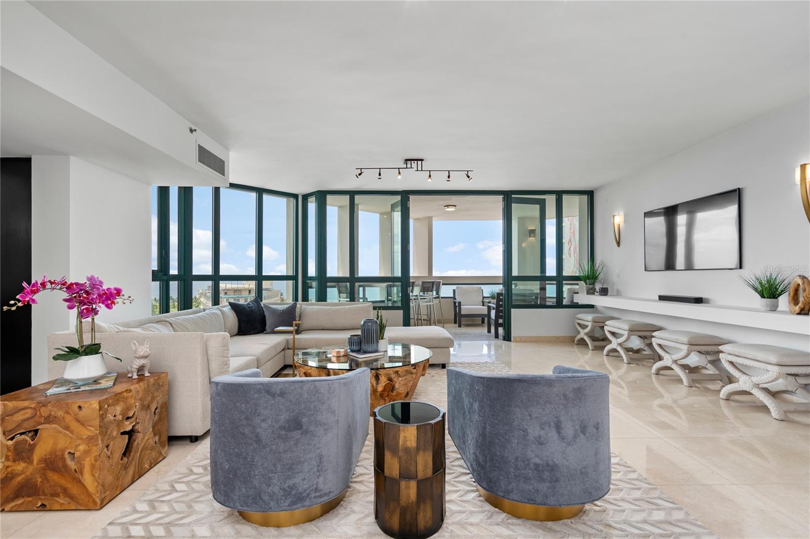 CARIBE PLAZA - Residential