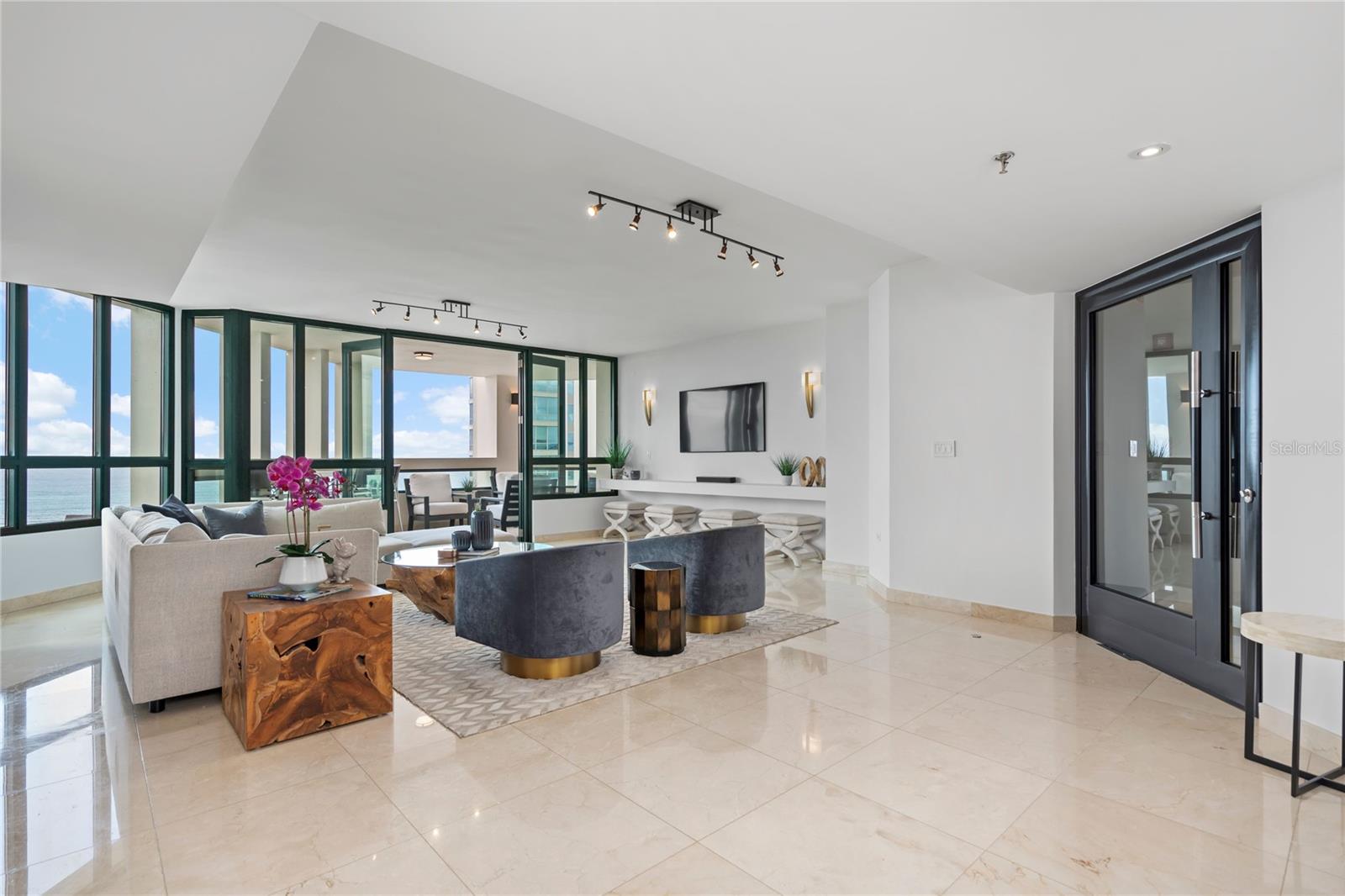 CARIBE PLAZA - Residential