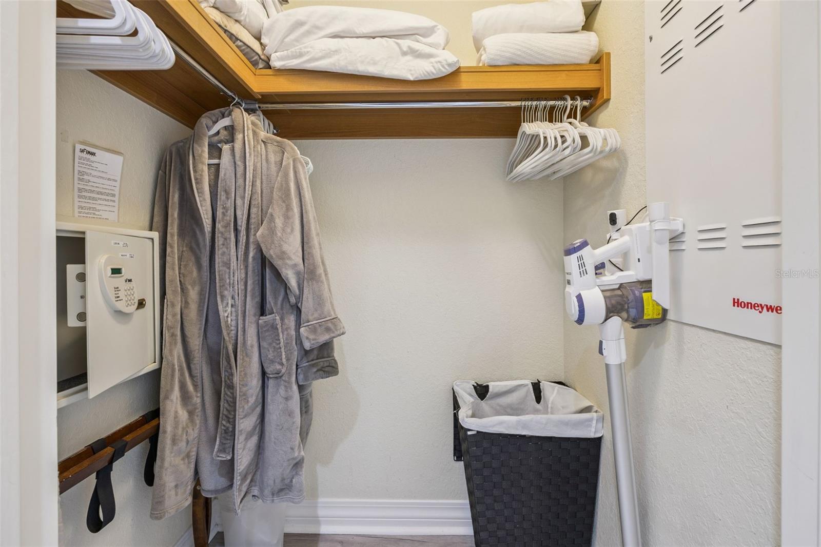 VILLAS AT REUNION SQUARE P9 CONDO - Residential