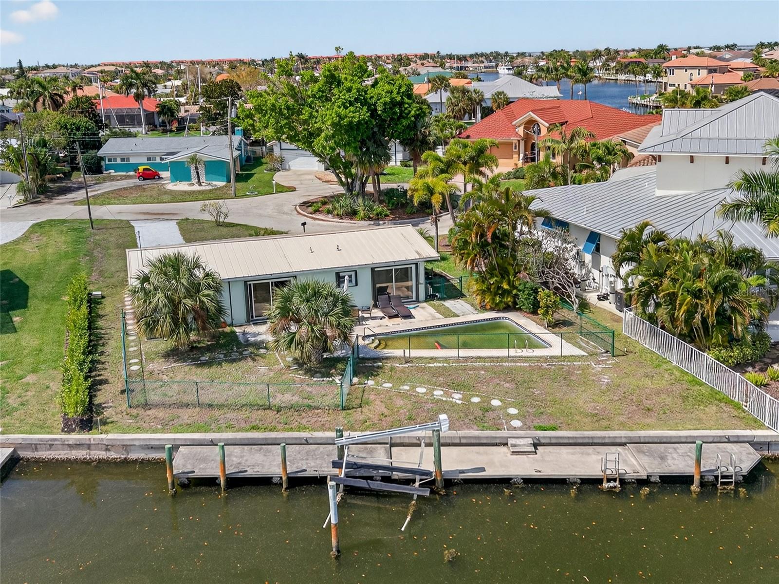 PUNTA GORDA ISLES SEC 01 - Residential