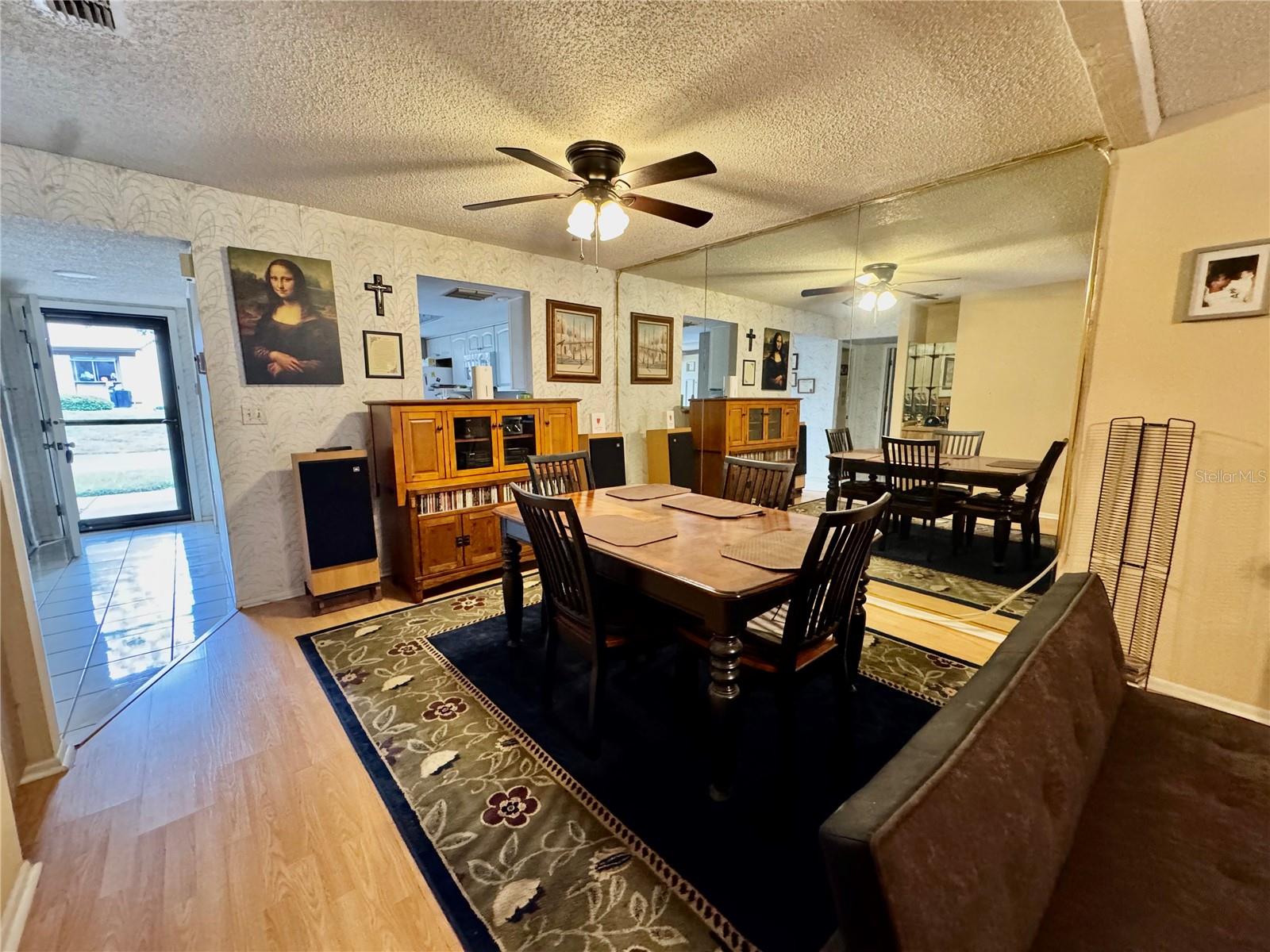 DOLLAR LAKE VILLAGE CONDO 01 - Residential