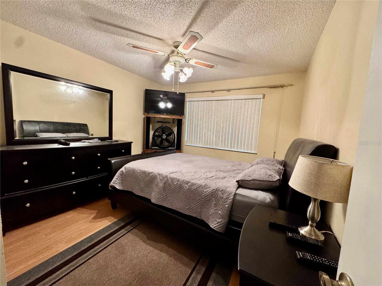 DOLLAR LAKE VILLAGE CONDO 01 - Residential