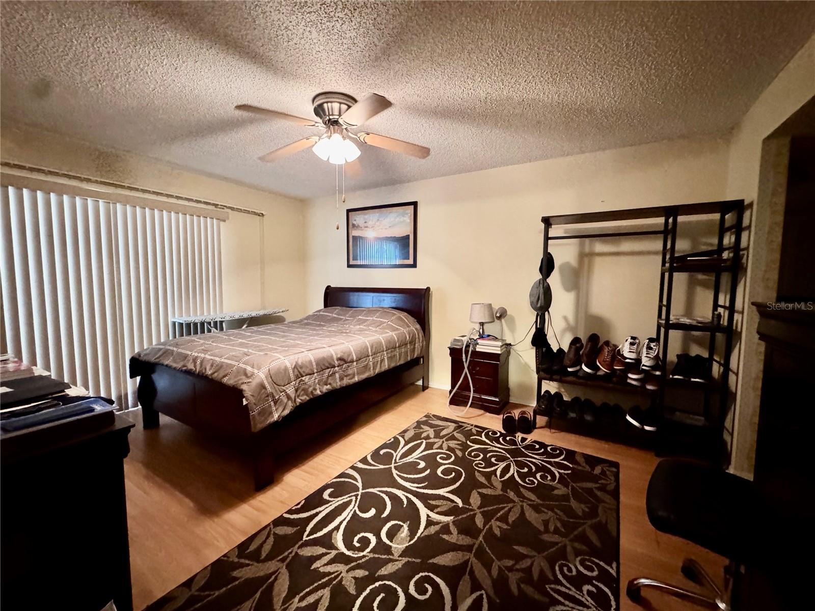 DOLLAR LAKE VILLAGE CONDO 01 - Residential