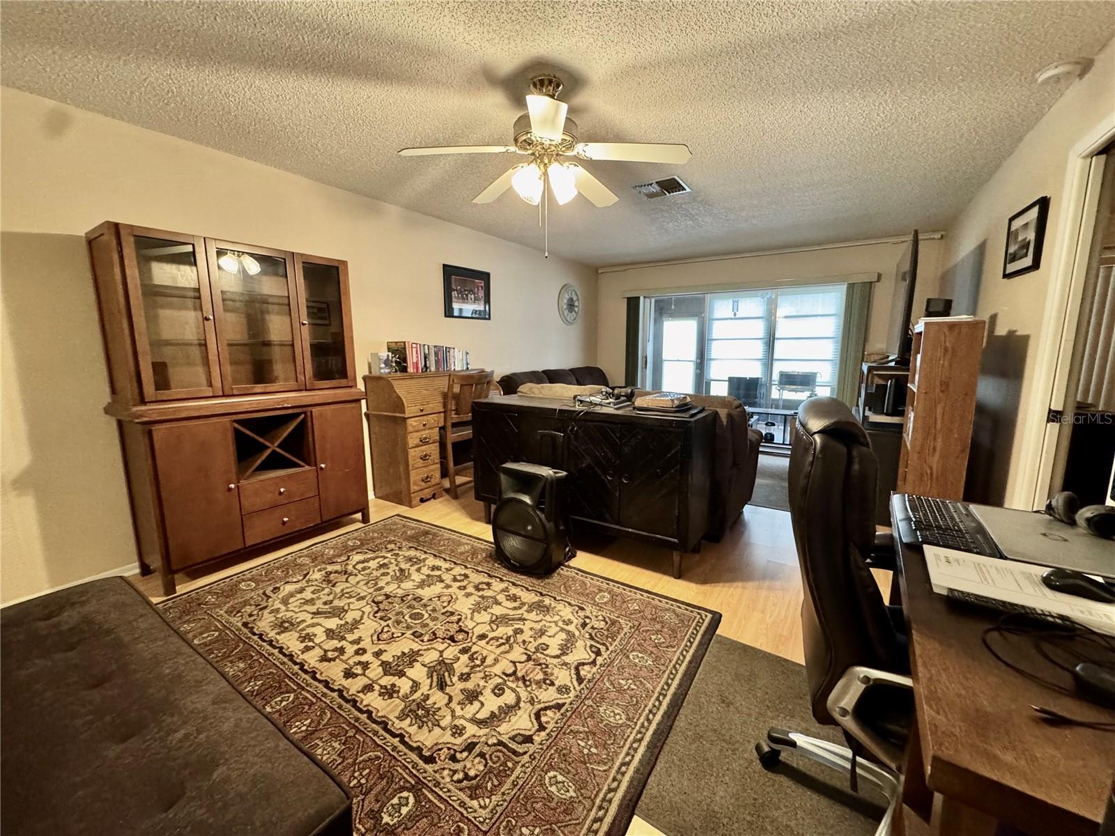DOLLAR LAKE VILLAGE CONDO 01 - Residential