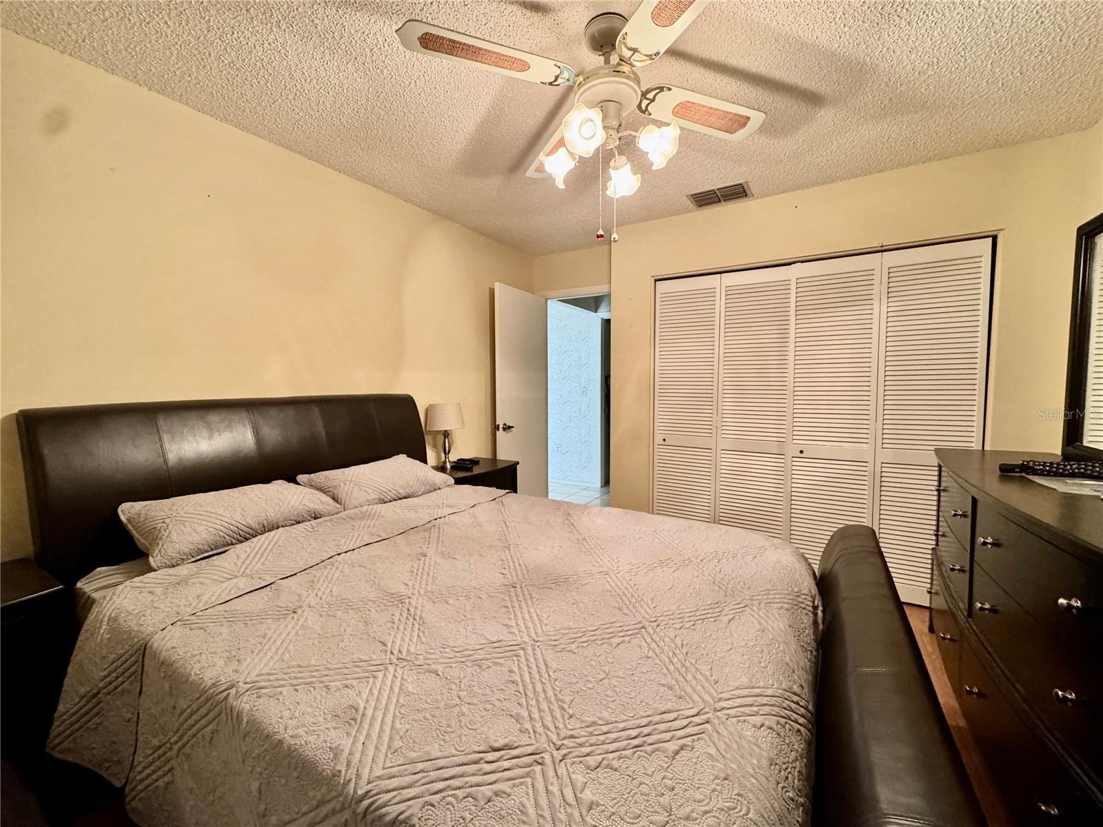 DOLLAR LAKE VILLAGE CONDO 01 - Residential