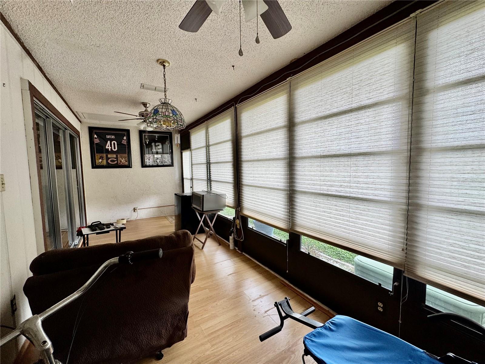 DOLLAR LAKE VILLAGE CONDO 01 - Residential
