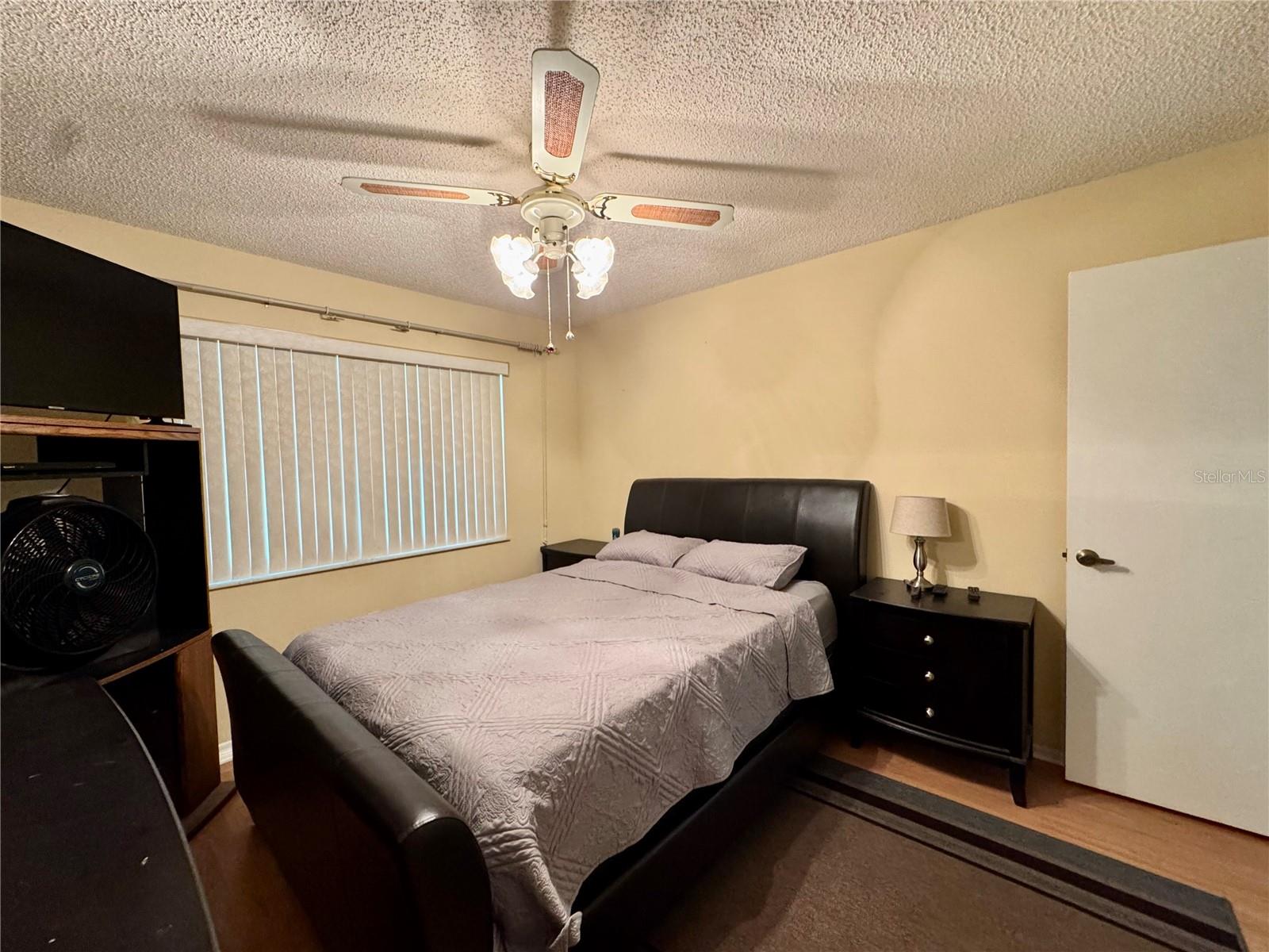 DOLLAR LAKE VILLAGE CONDO 01 - Residential