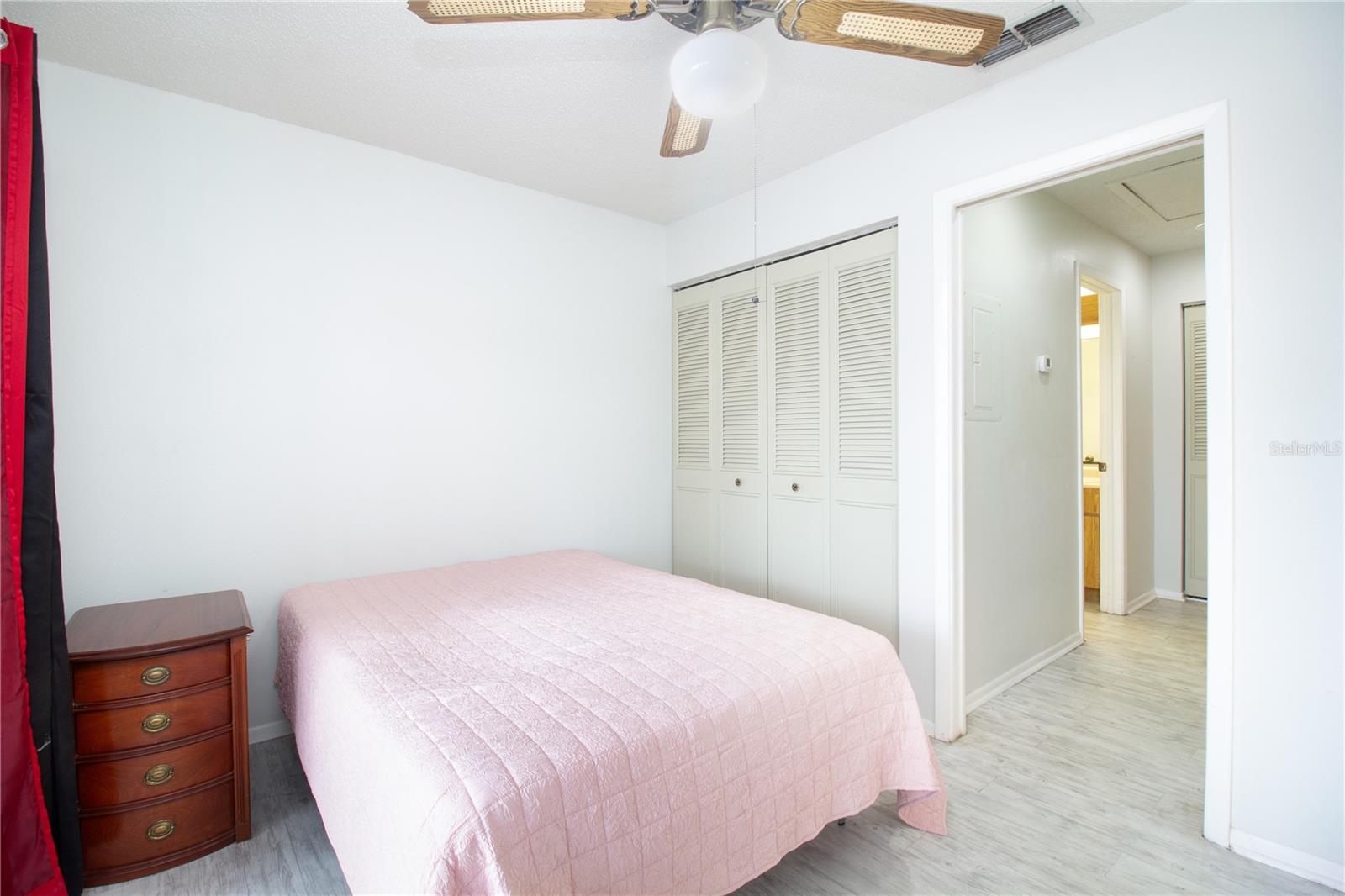 PARKSIDE VILLAS - Residential