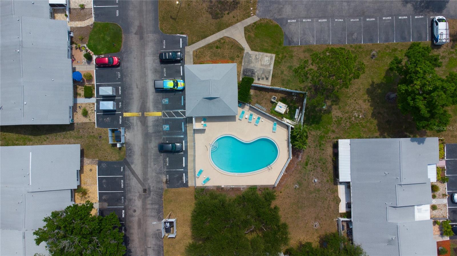 PARKSIDE VILLAS - Residential