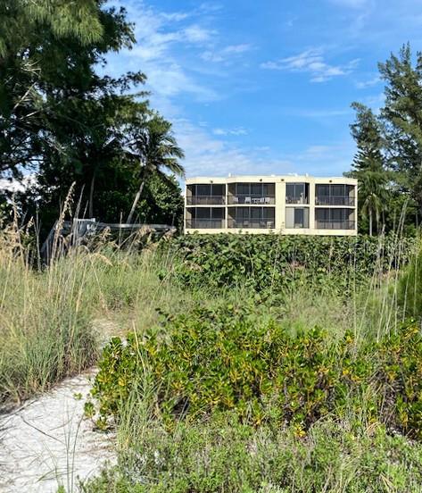 AVIGNON VILLAS - Residential Lease