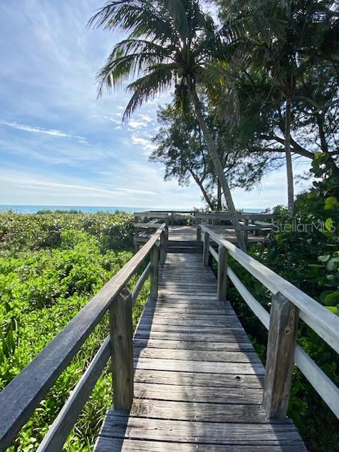 AVIGNON VILLAS - Residential Lease