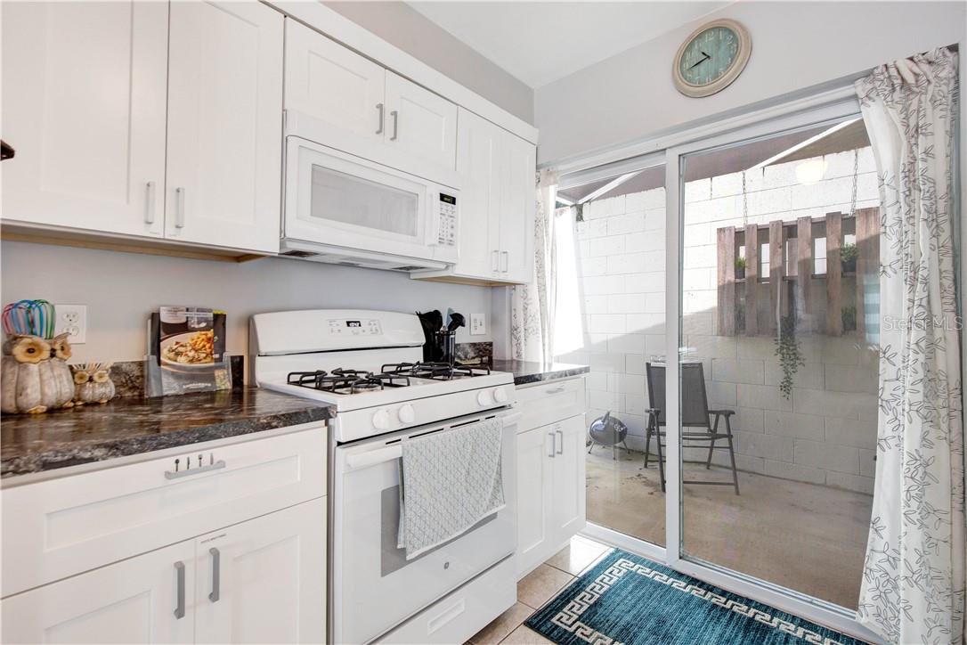 FLORIDA CENTER WINDHOVER RESIDENCE - Residential Income