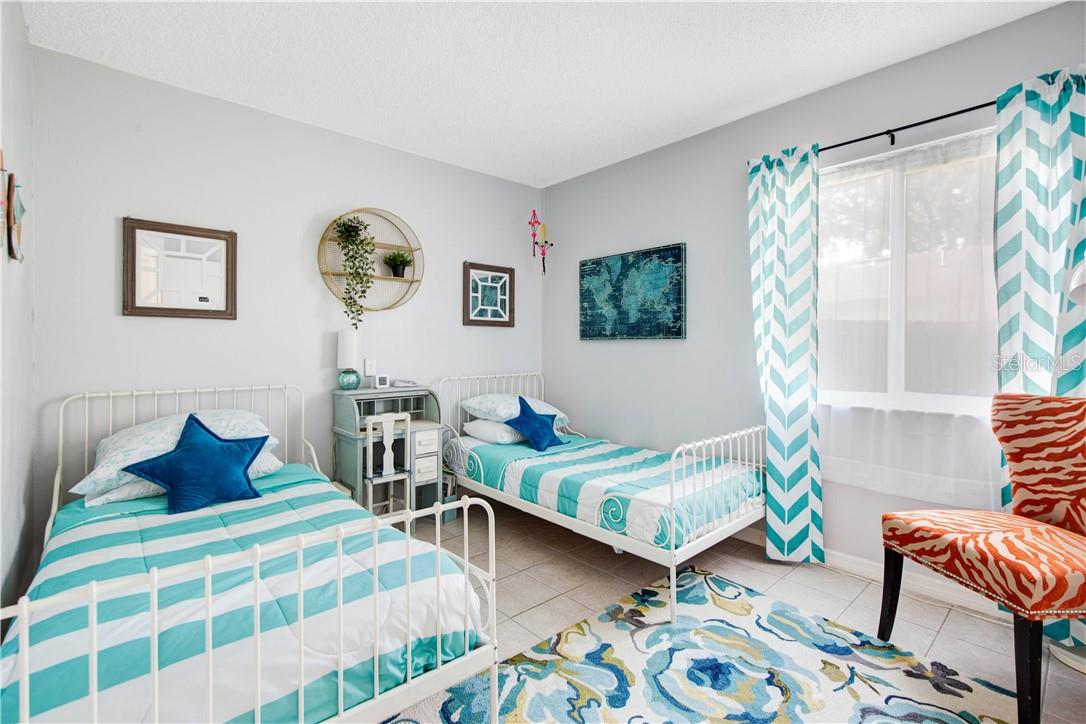 FLORIDA CENTER WINDHOVER RESIDENCE - Residential Income