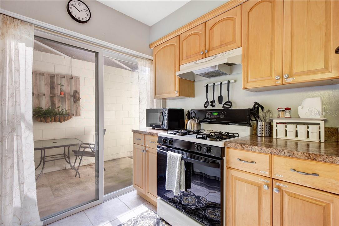 FLORIDA CENTER WINDHOVER RESIDENCE - Residential Income