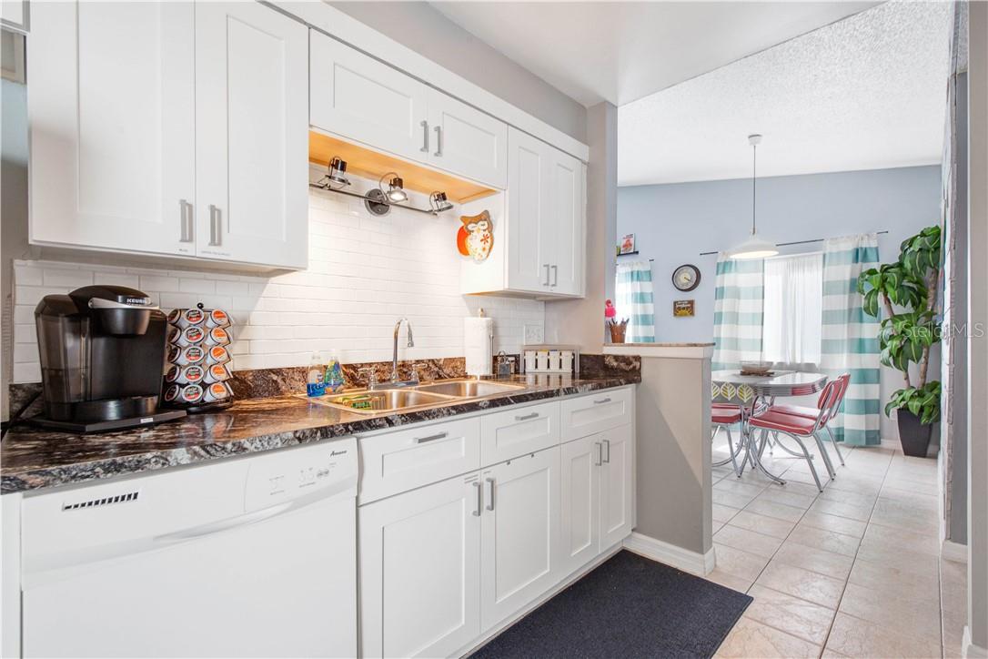 FLORIDA CENTER WINDHOVER RESIDENCE - Residential Income