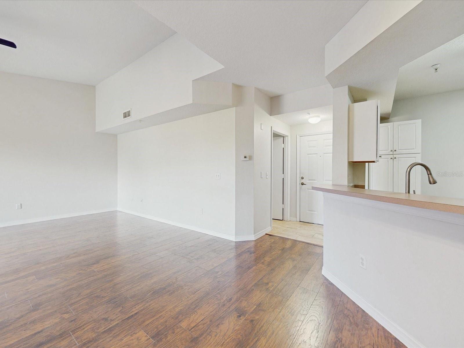 5578 METROWEST BOULEVARD 203