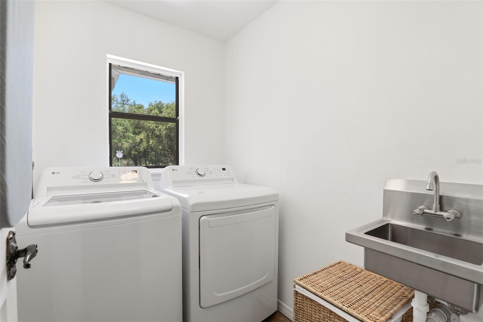 WINDERLAKES - Residential