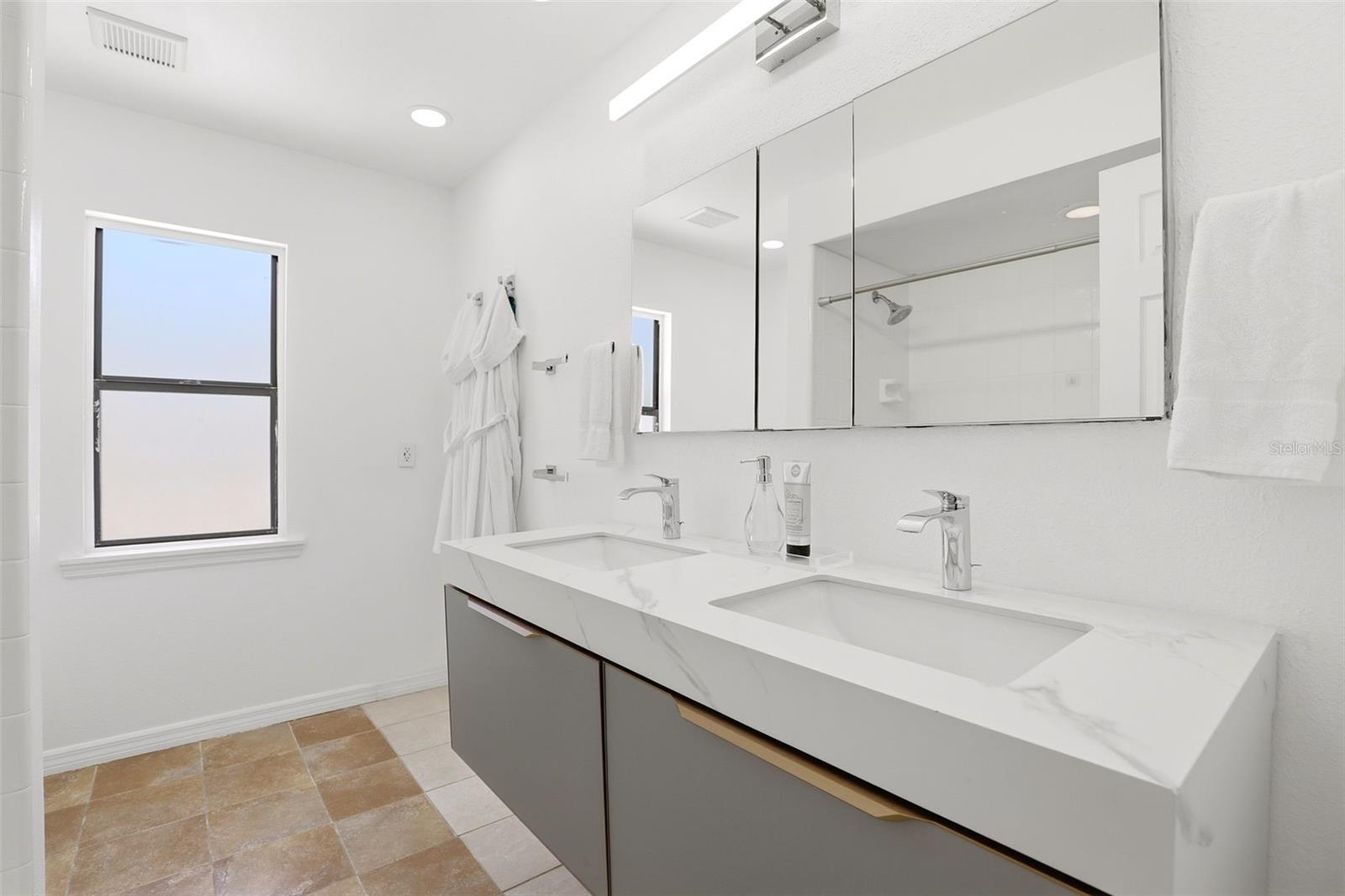 WINDERLAKES - Residential