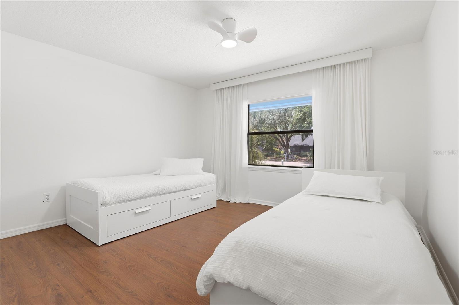 WINDERLAKES - Residential