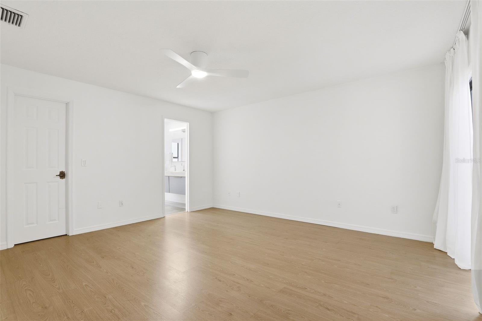 WINDERLAKES - Residential