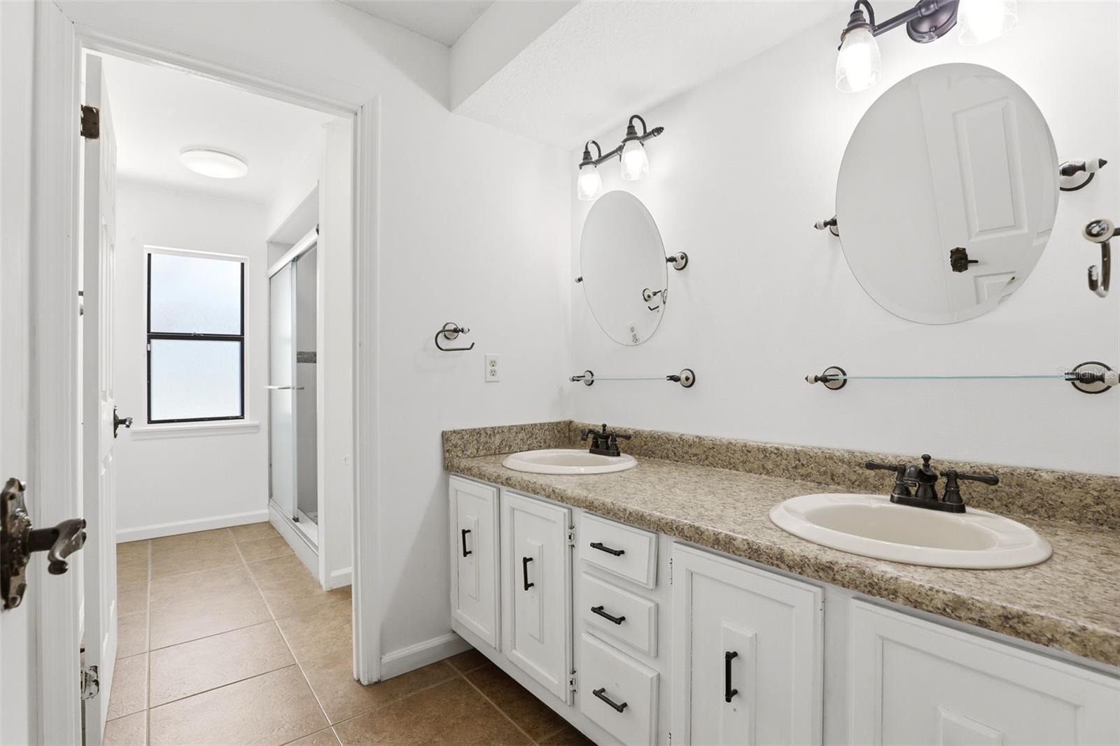 WINDERLAKES - Residential