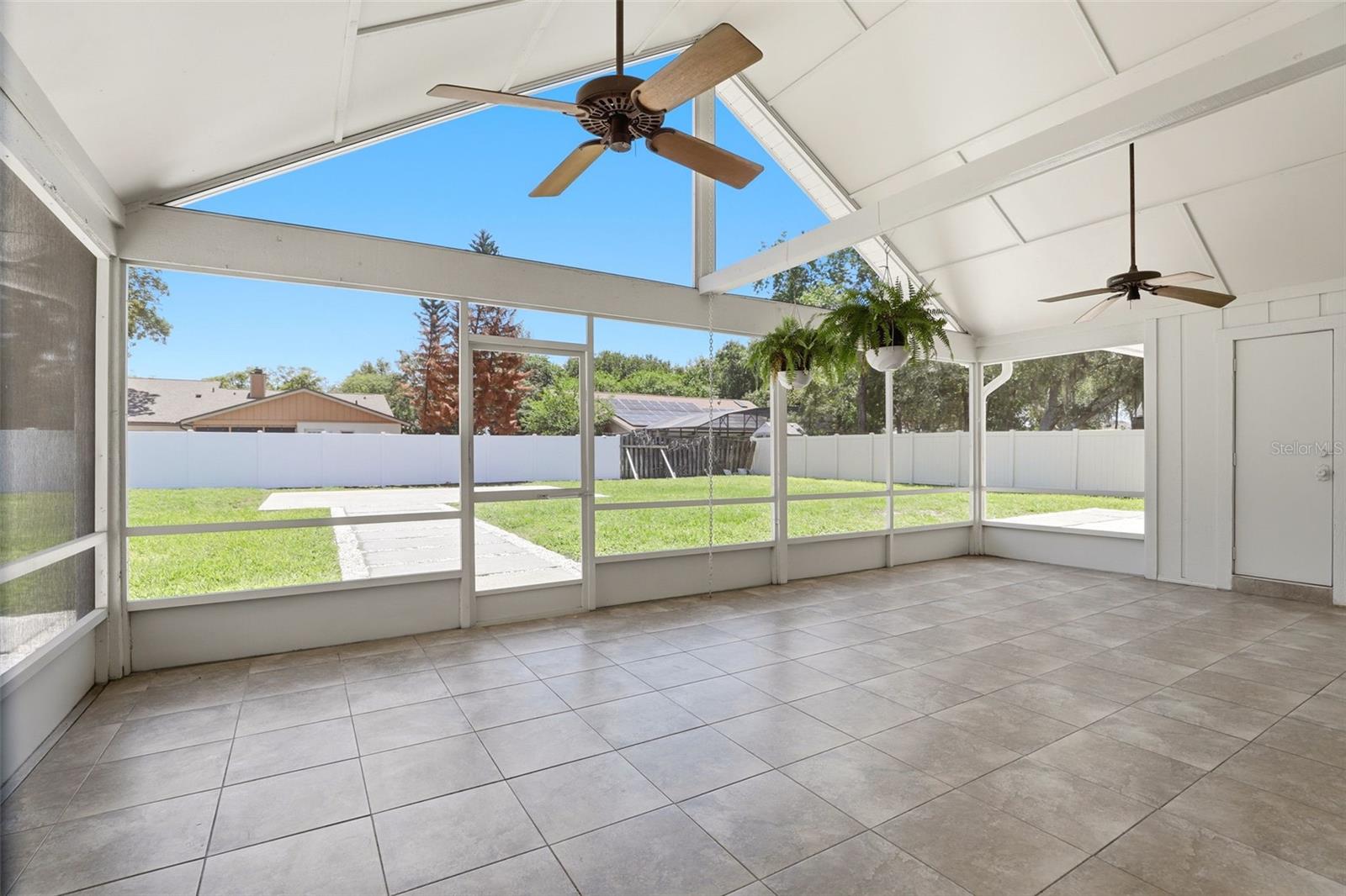 WINDERLAKES - Residential