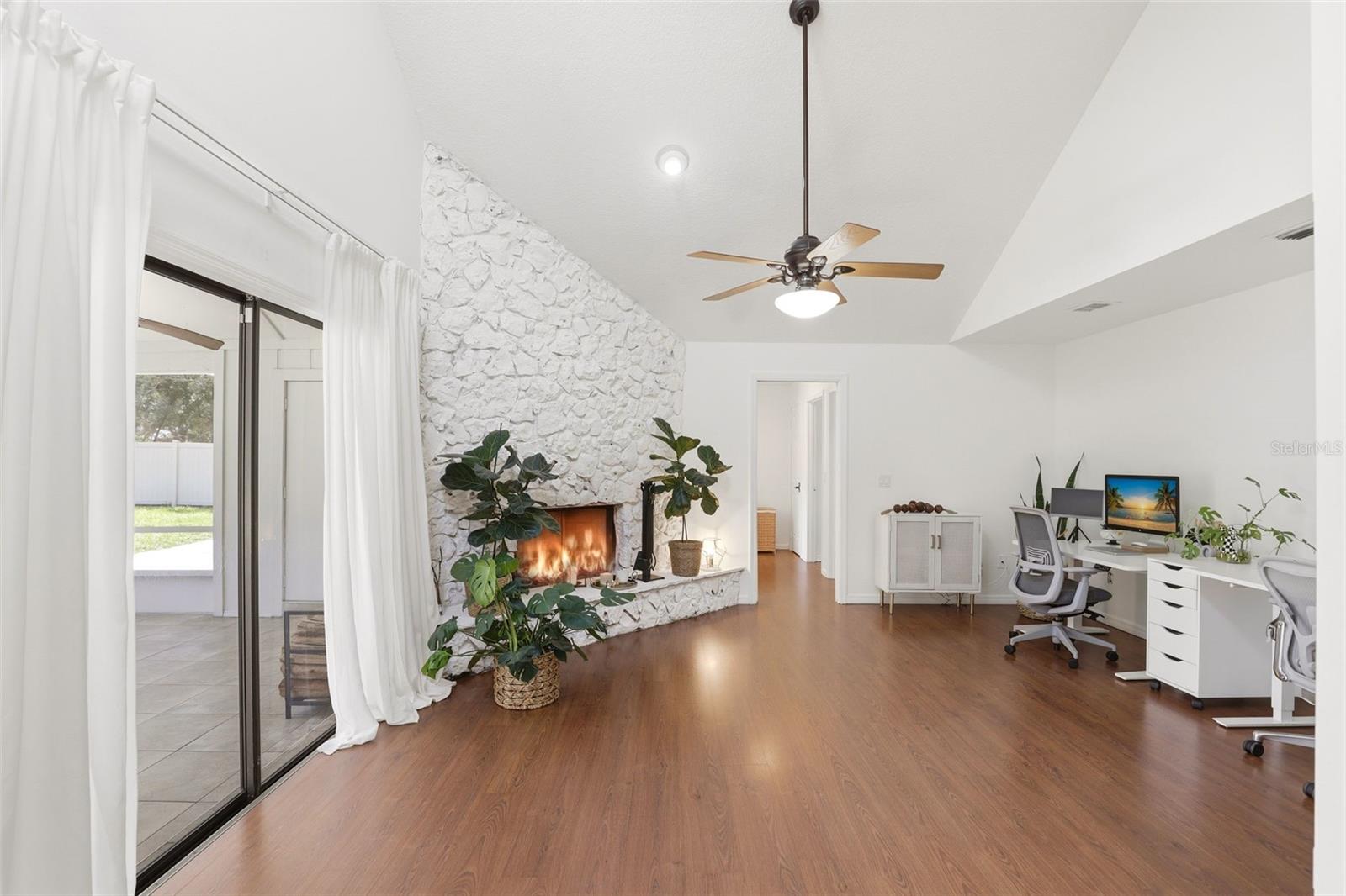 WINDERLAKES - Residential