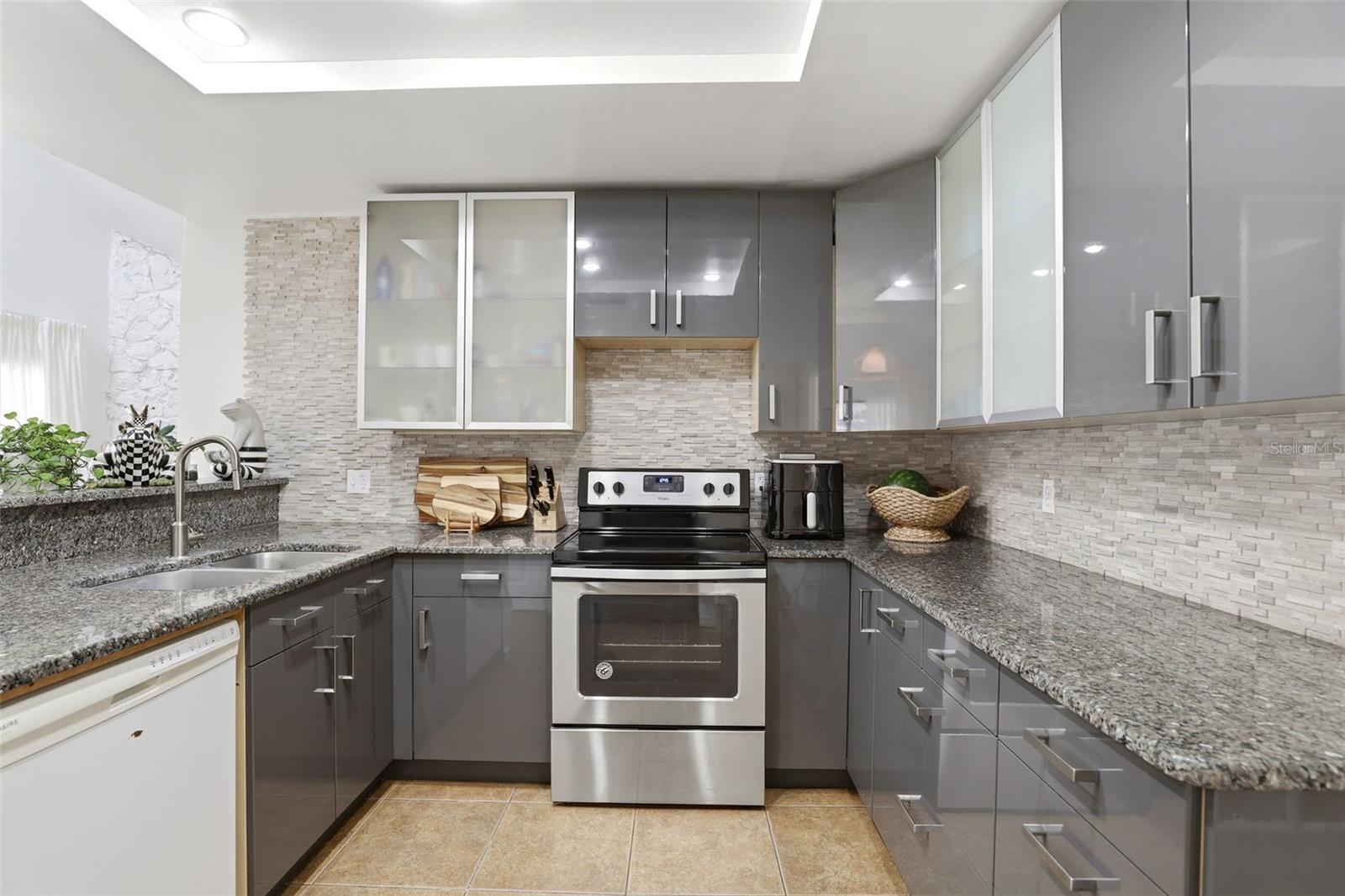 WINDERLAKES - Residential