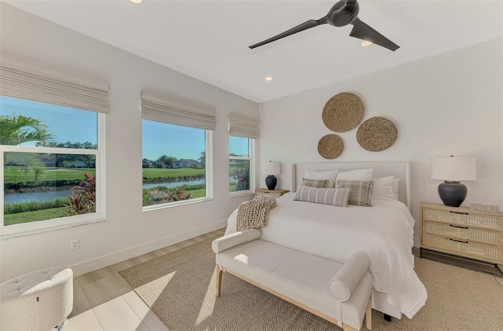 VENICE GOLF & COUNTRY CLUB UNIT 2-B - Residential Lease