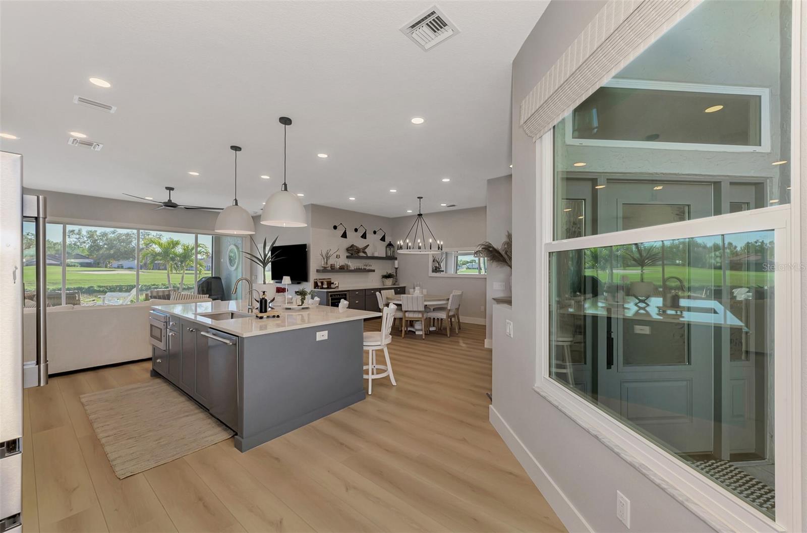 VENICE GOLF & COUNTRY CLUB UNIT 2-B - Residential Lease