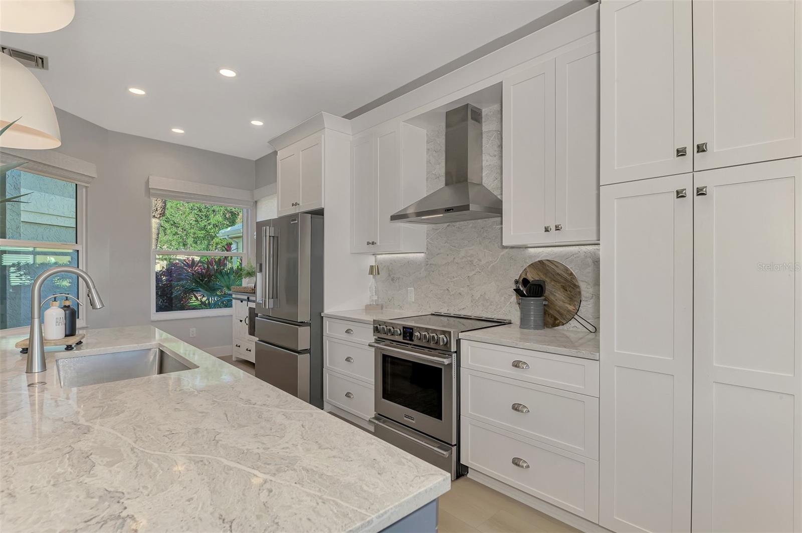 VENICE GOLF & COUNTRY CLUB UNIT 2-B - Residential Lease