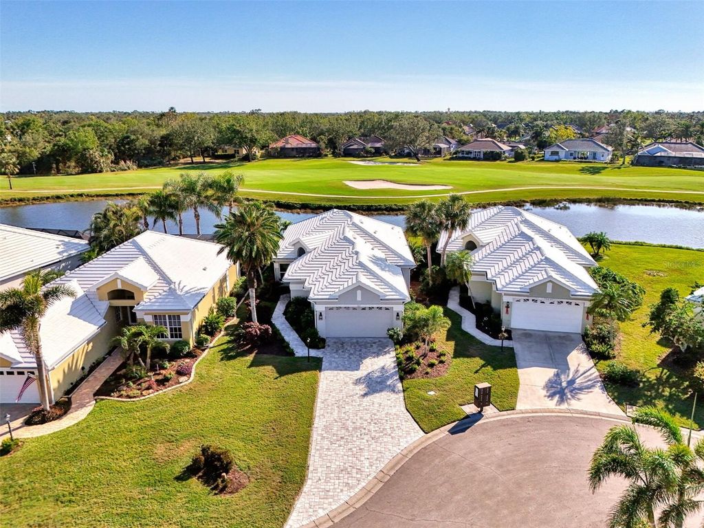 Photo of 561 Fallbrook Drive, Venice, FL 34292 (MLS # A4675638)