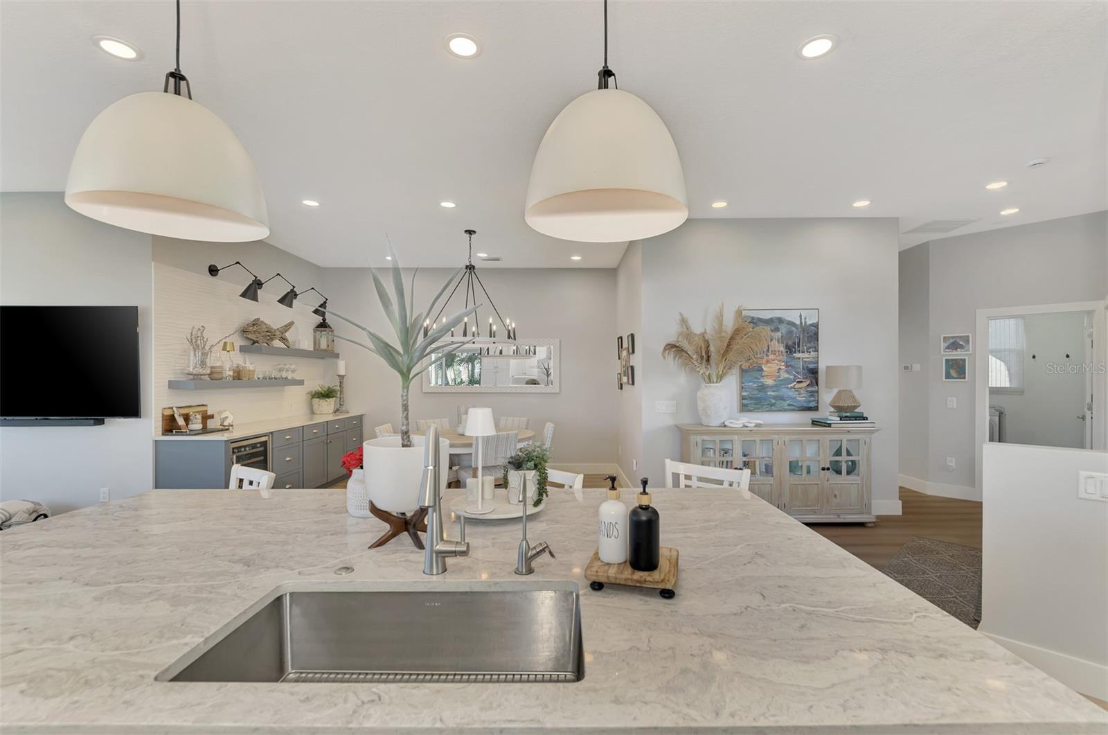 VENICE GOLF & COUNTRY CLUB UNIT 2-B - Residential Lease