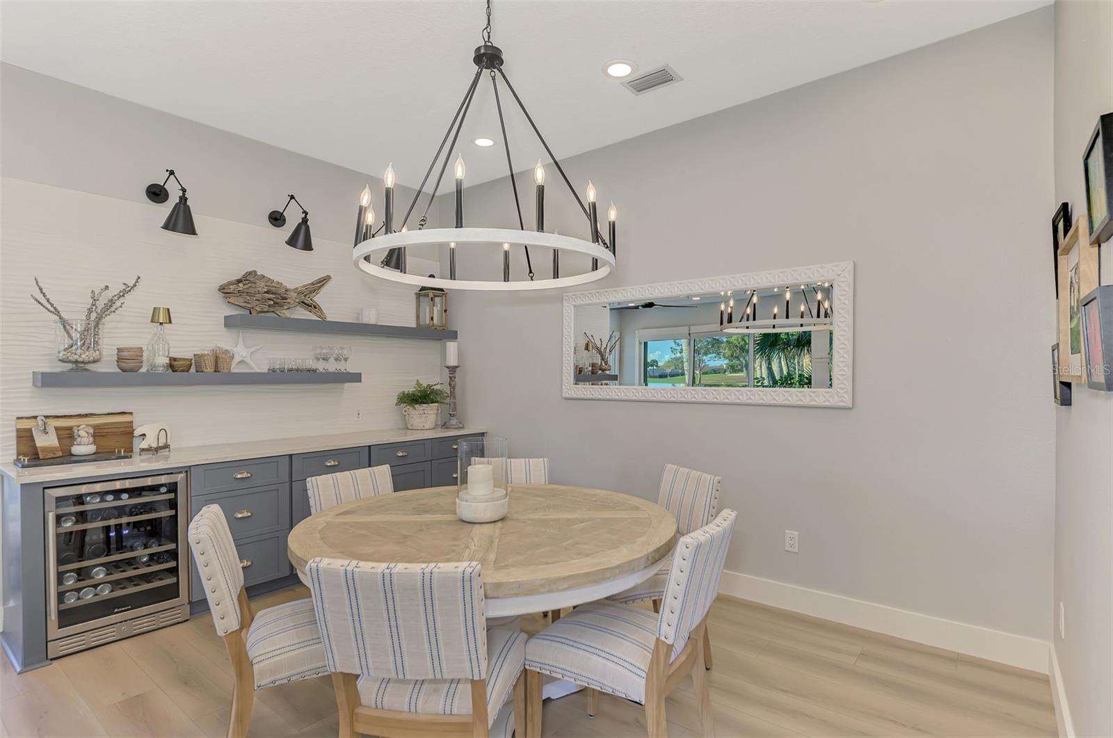 VENICE GOLF & COUNTRY CLUB UNIT 2-B - Residential Lease