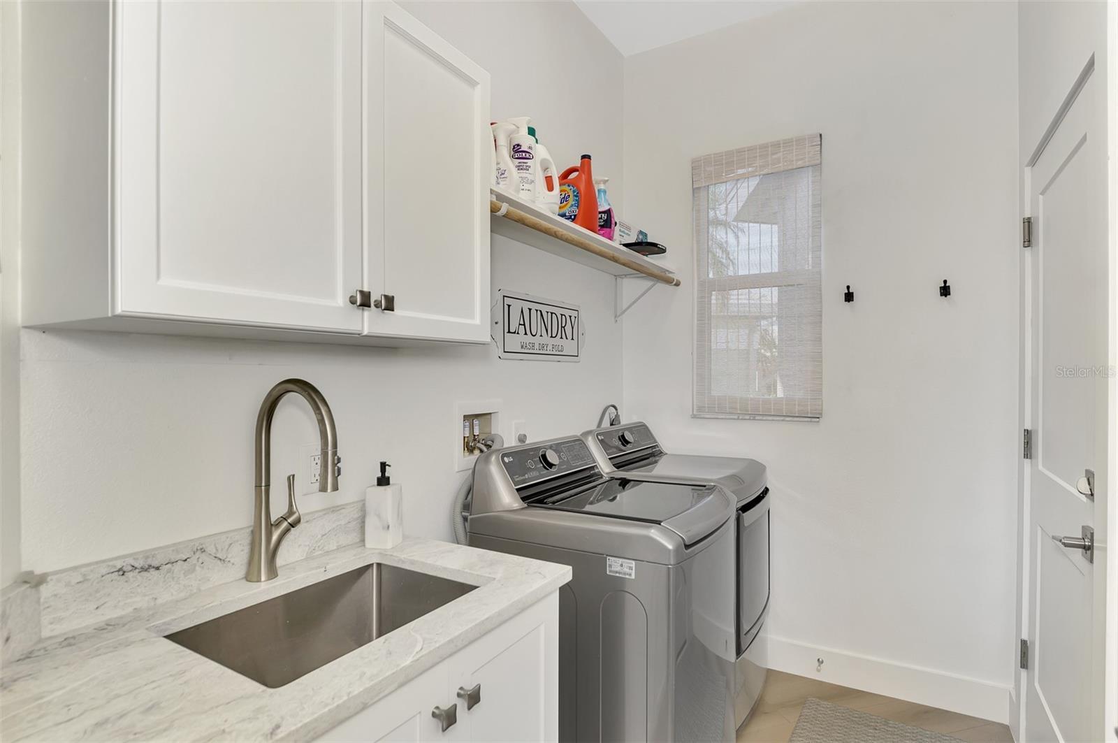 VENICE GOLF & COUNTRY CLUB UNIT 2-B - Residential Lease