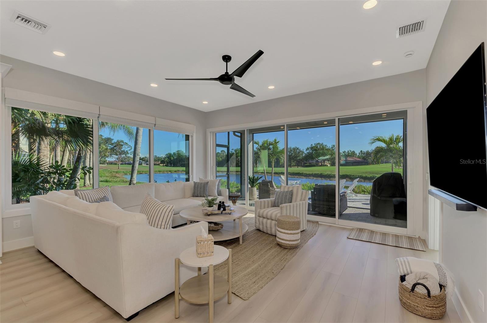 VENICE GOLF & COUNTRY CLUB UNIT 2-B - Residential Lease