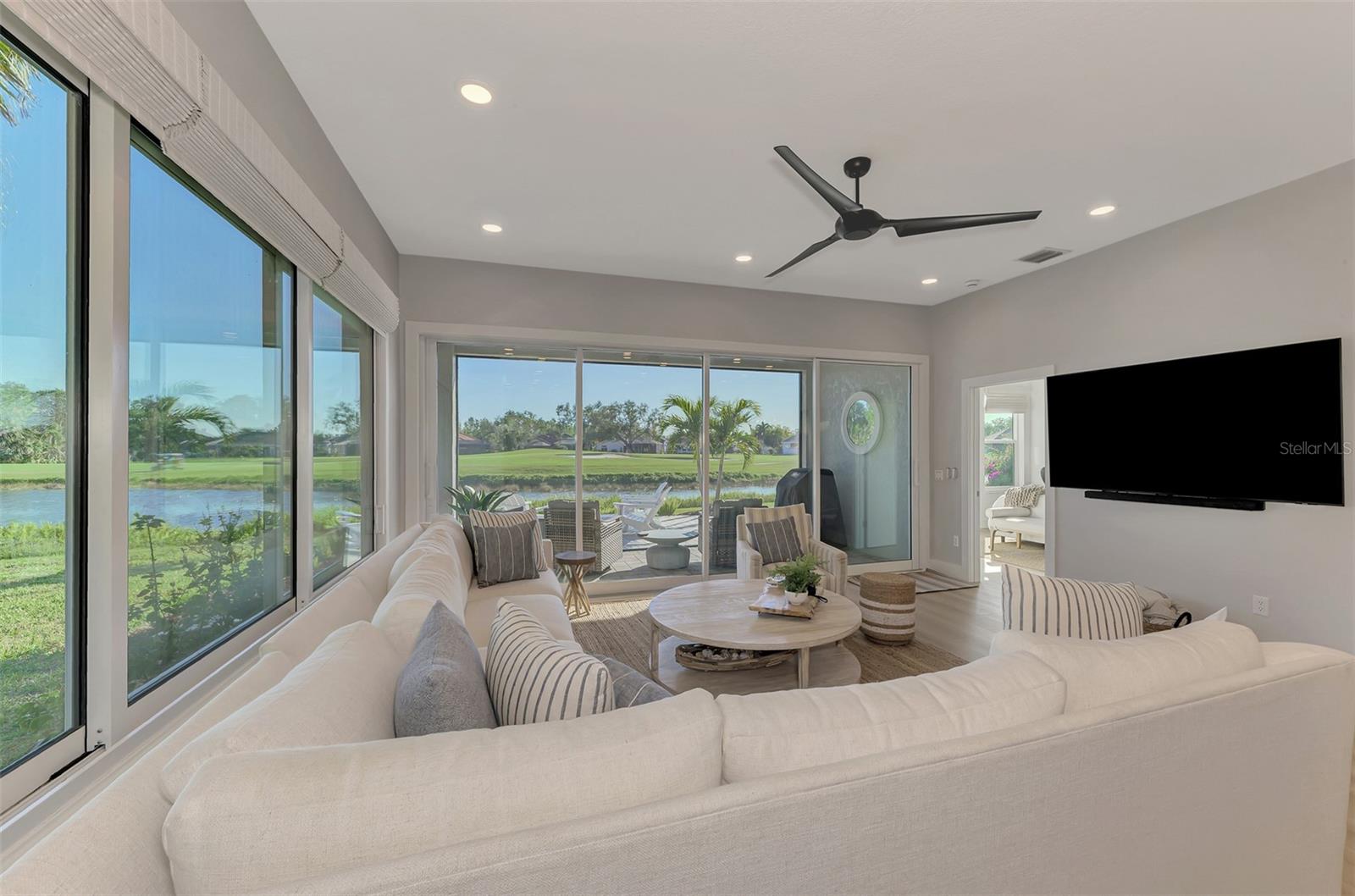 VENICE GOLF & COUNTRY CLUB UNIT 2-B - Residential Lease