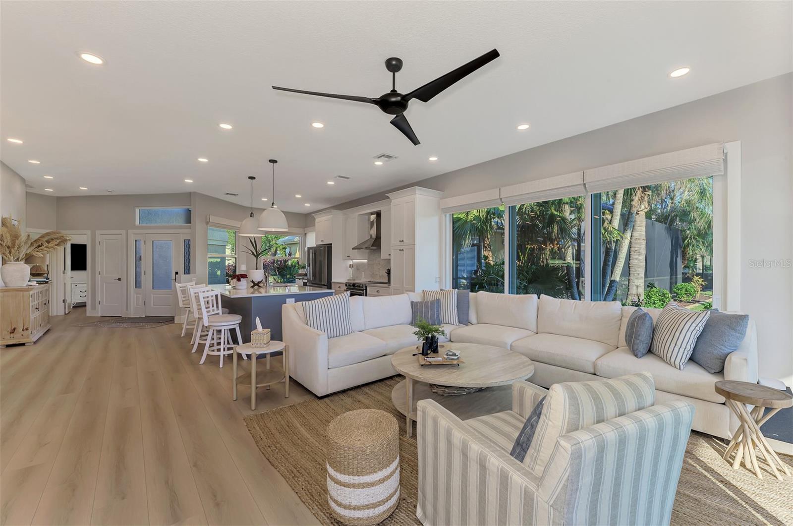 VENICE GOLF & COUNTRY CLUB UNIT 2-B - Residential Lease