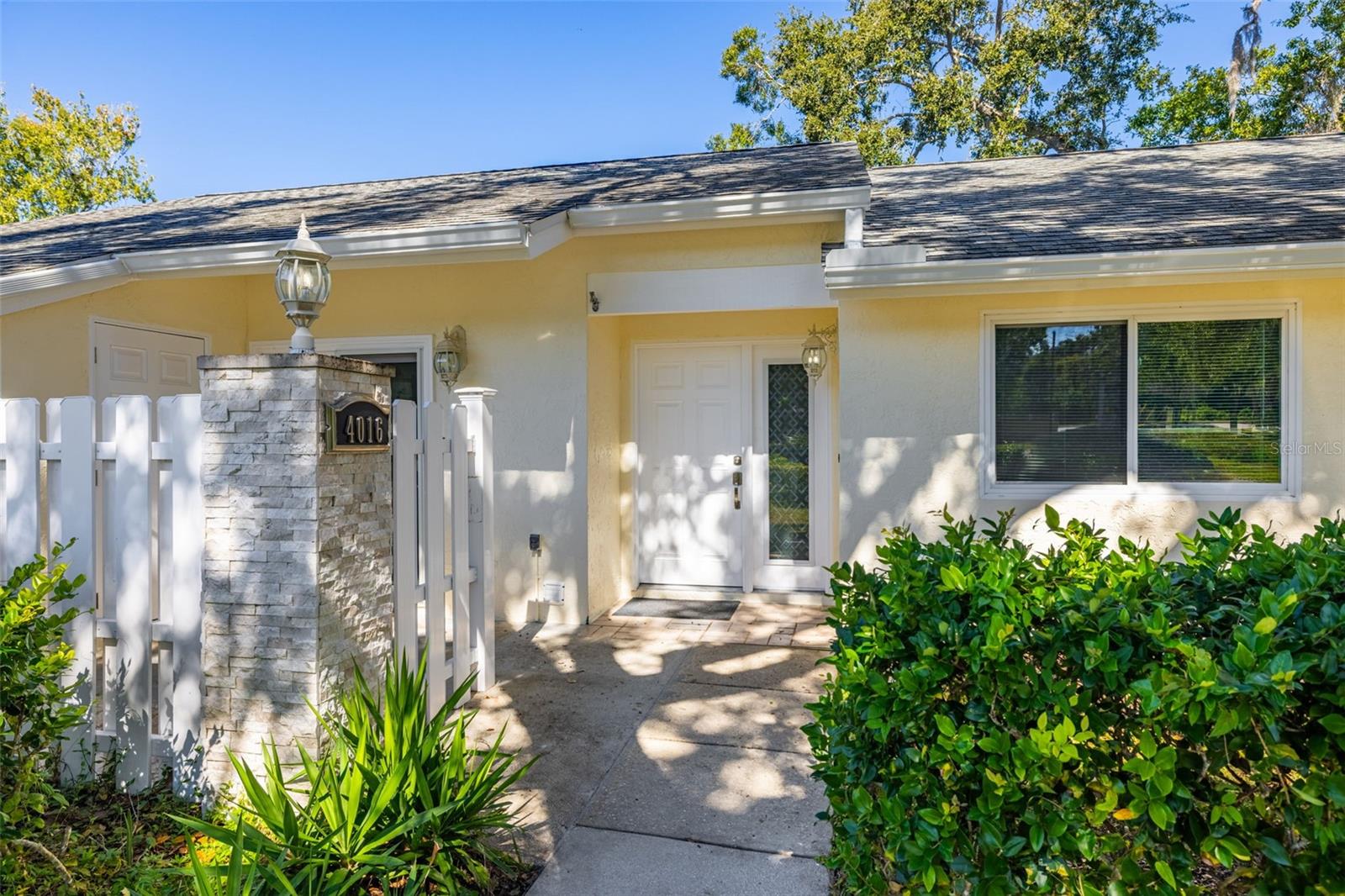 STRATHMORE GATE-WEST - Residential