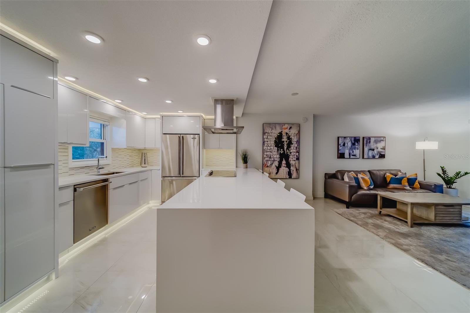 105 4TH AVENUE NE 215