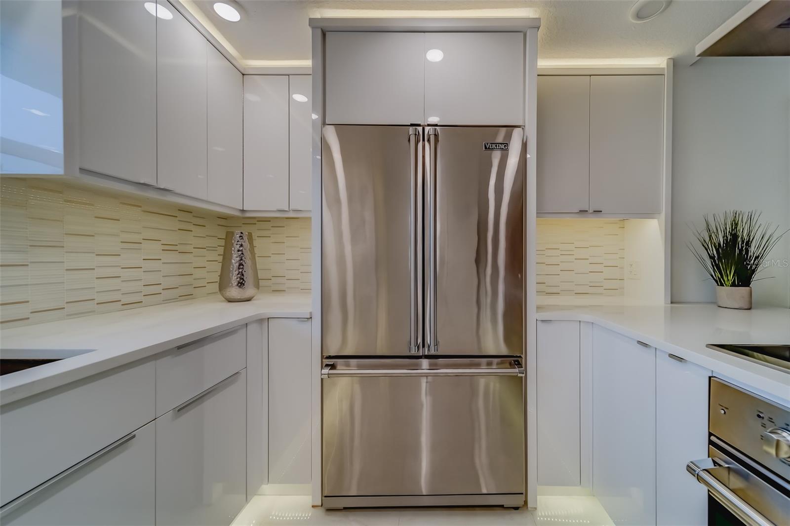 105 4TH AVENUE NE 215