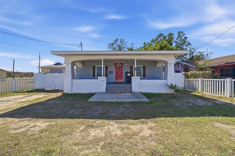 Photo of 2107 E Chelsea Street, Tampa, FL 33610 (MLS # TB8464064)