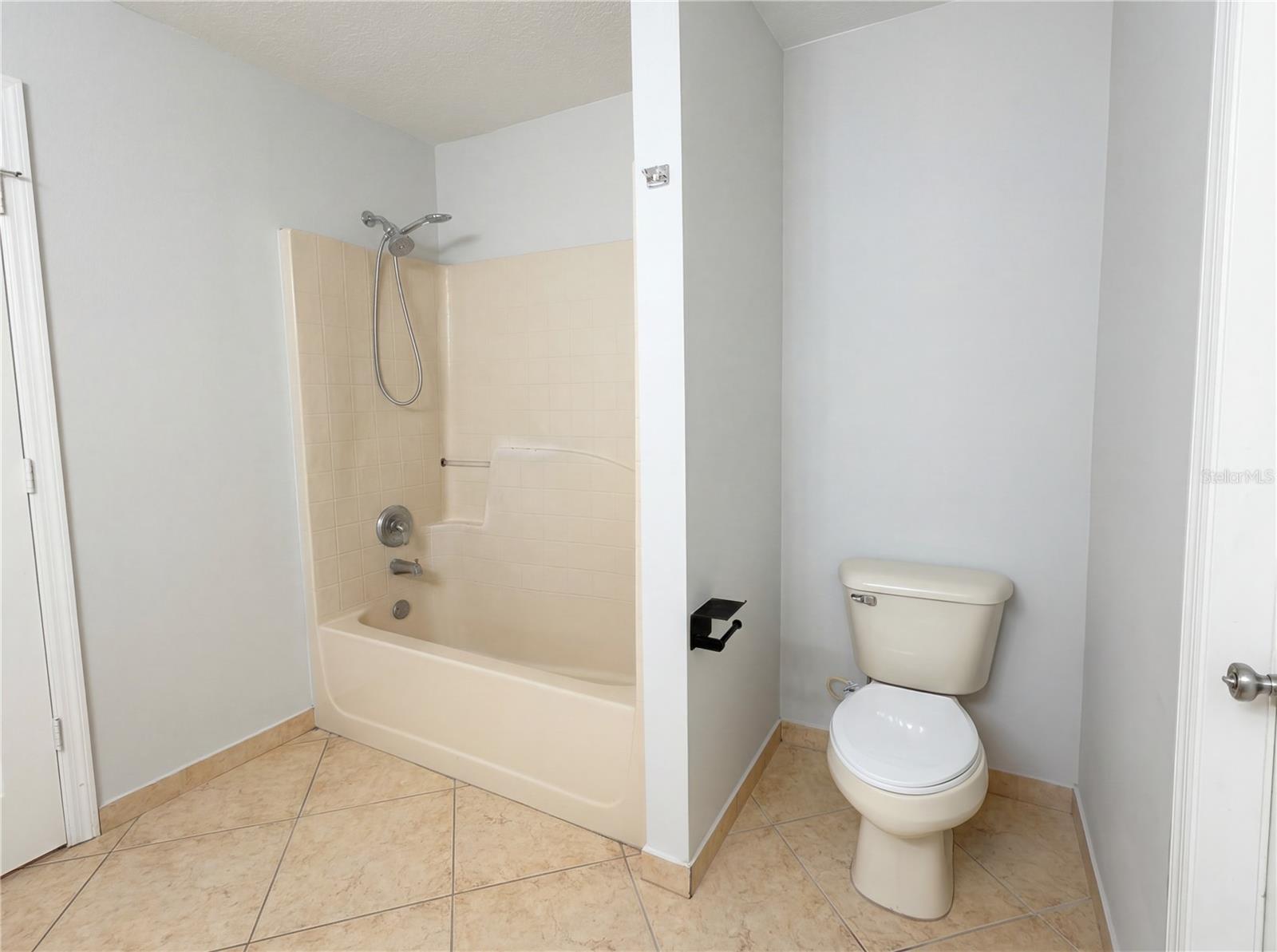 DELTONA LAKES UN 09 - Residential