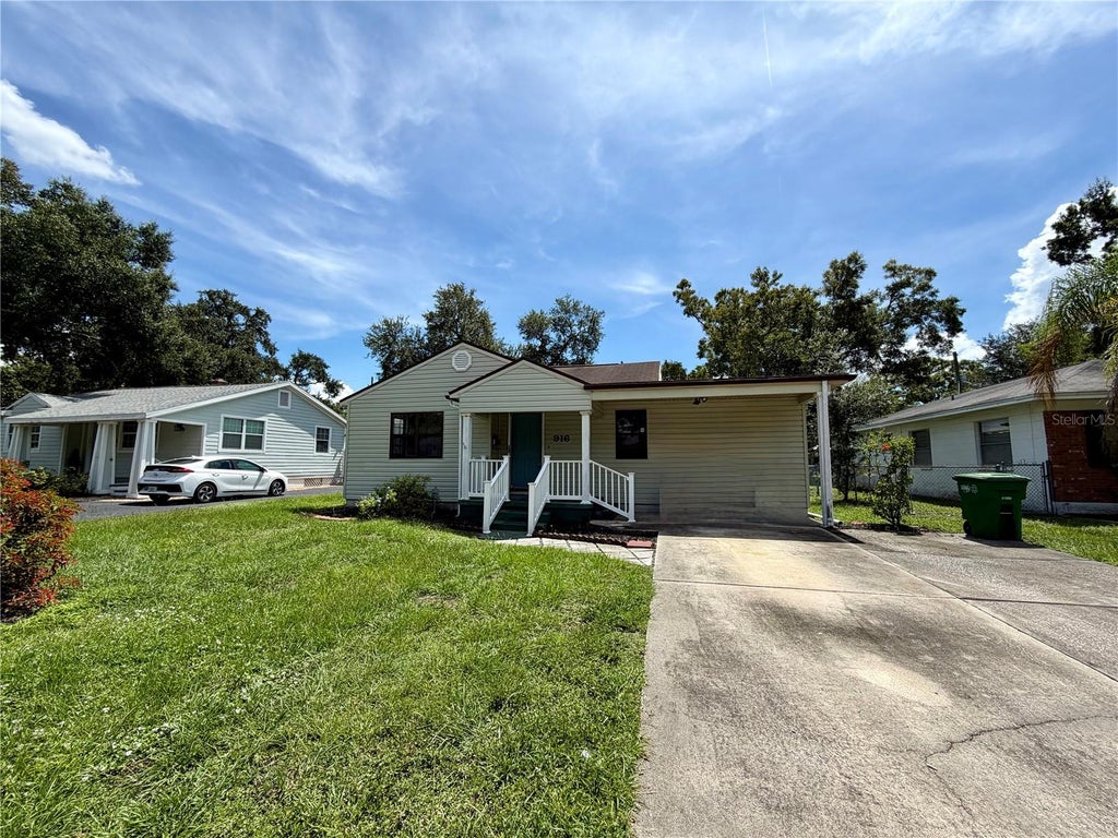 Photo of 916 W Orient Street, Tampa, FL 33603 (MLS # TB8548253)