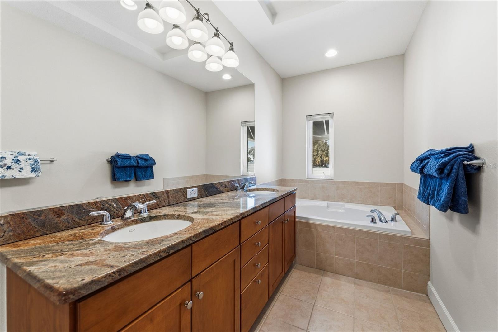 MIRBELLA TWNHMS - Residential